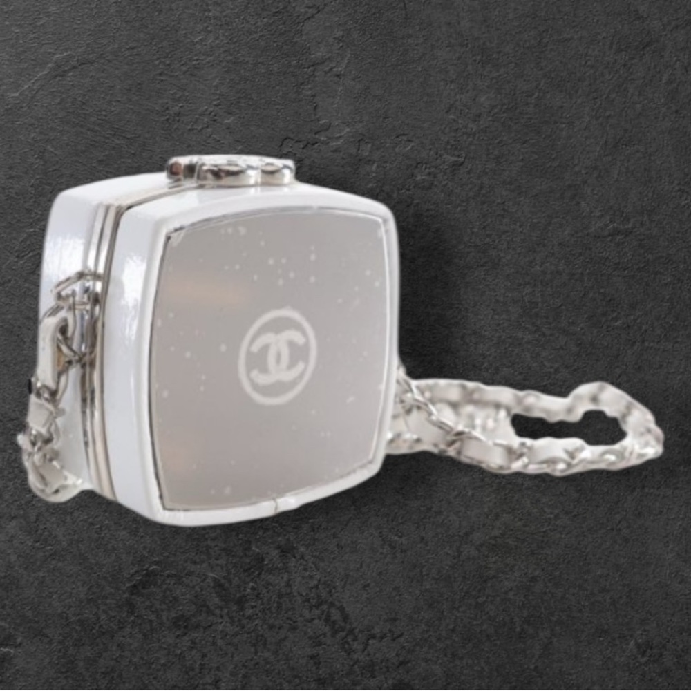 CHANEL Ivory Box Clutch with Chain